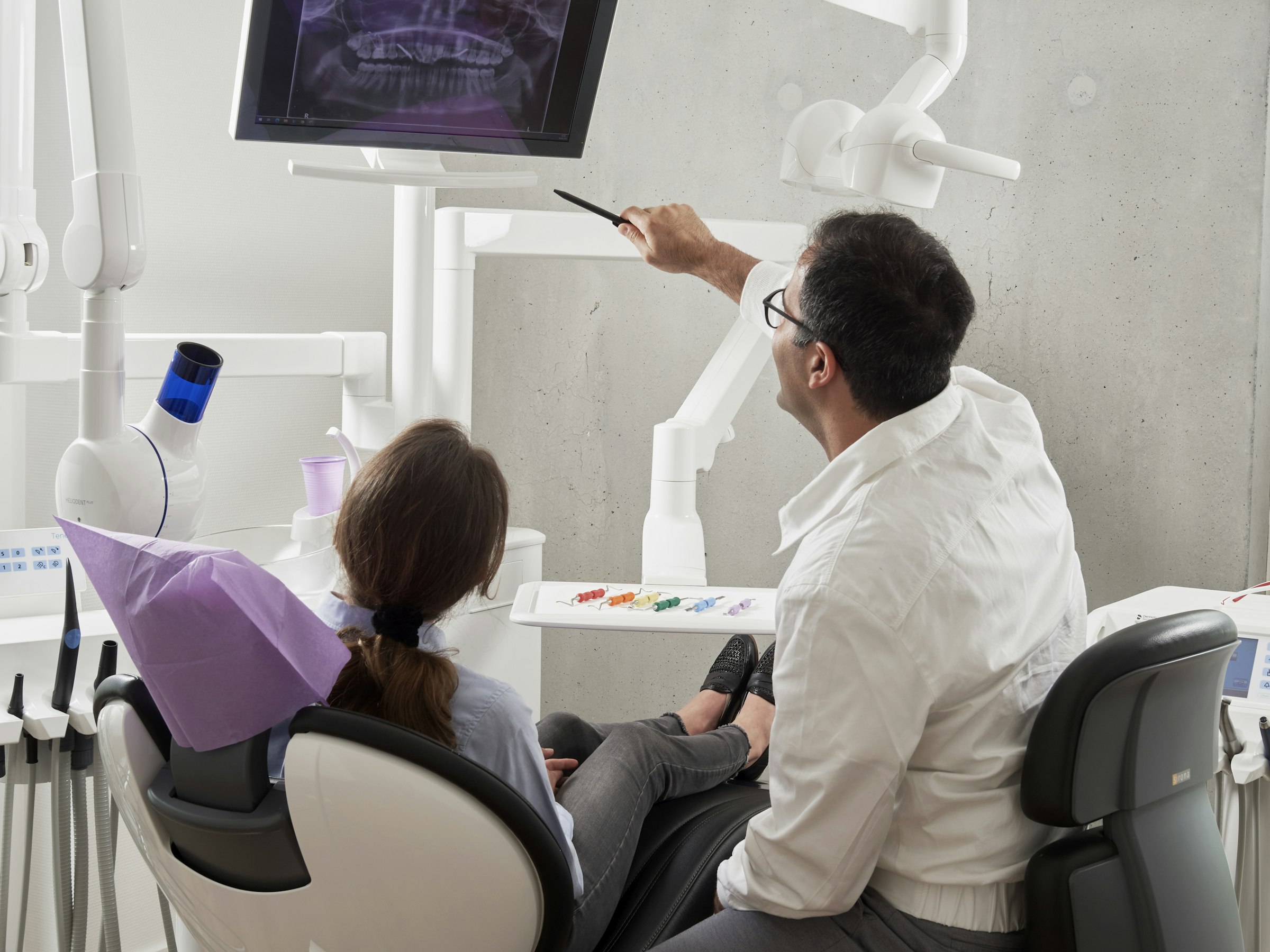 Immagine dimostrativa, non una fotografia dello Studio Nicolodi: radiografia dentale