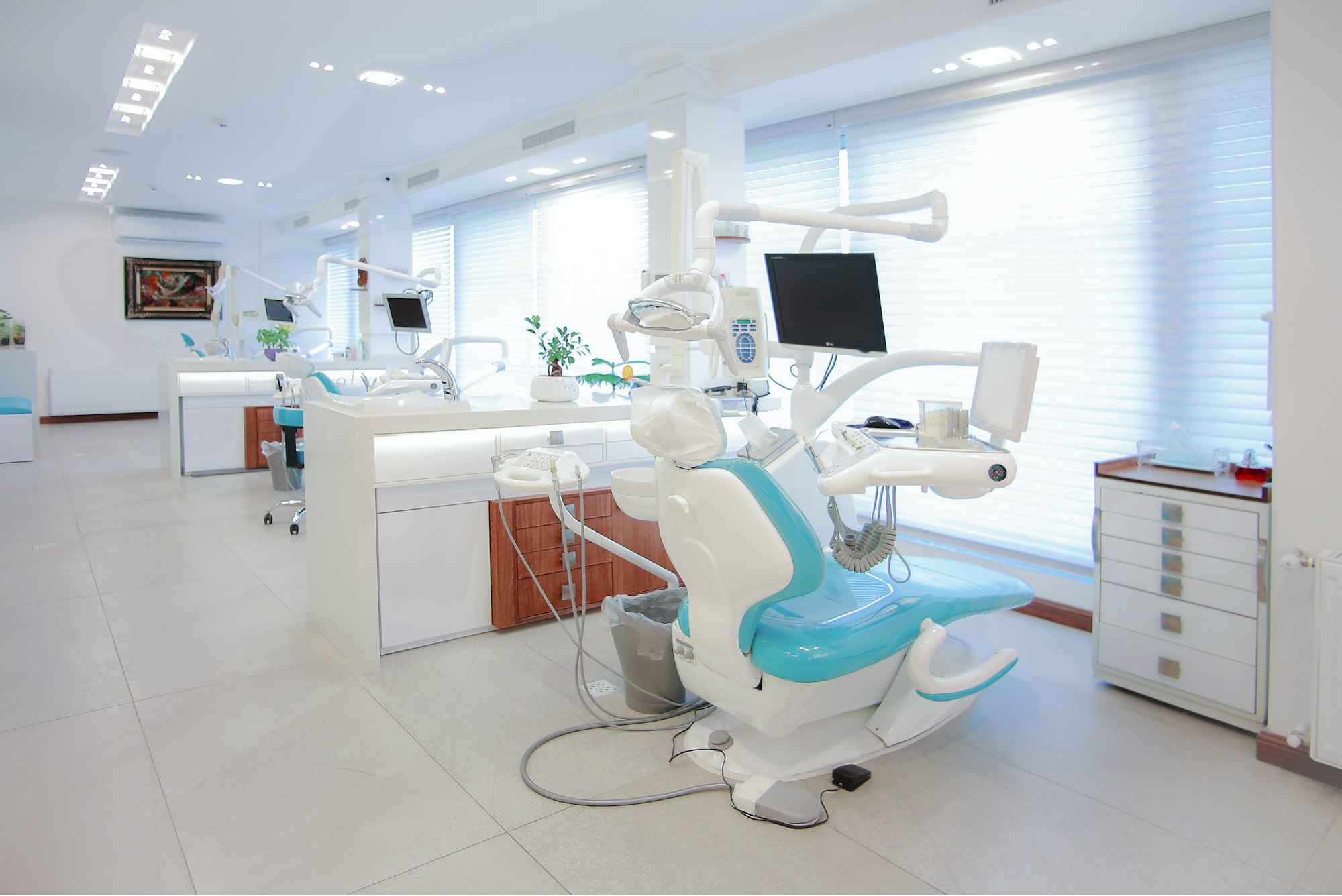Immagine dimostrativa, non una fotografia dello Studio Nicolodi: studio dentistico luminoso